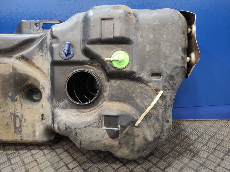 Recambio de deposito combustible para opel movano 2.8 dti referencia OEM IAM 7700311104  7700310320