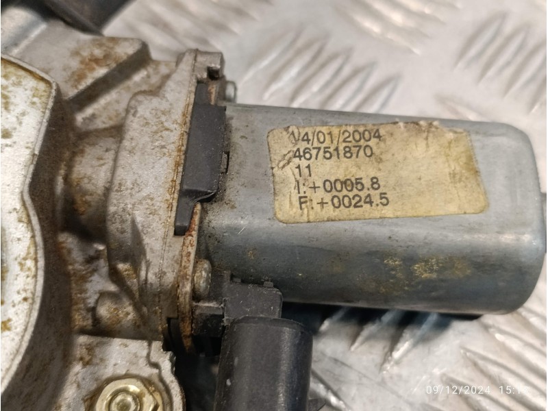 Recambio de elevalunas delantero derecho para alfa romeo 147 (190) 1.6 16v cat referencia OEM IAM 46751870  
