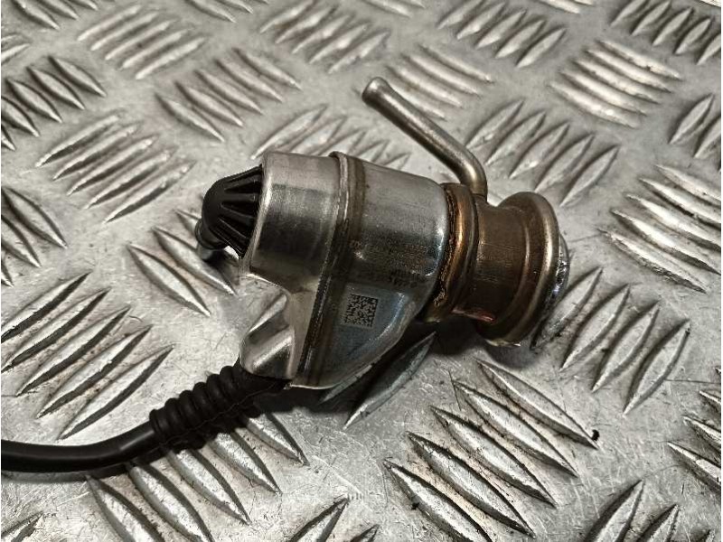 Recambio de inyector para volkswagen passat lim. (3g2) referencia OEM IAM 0444025042  04L131113P