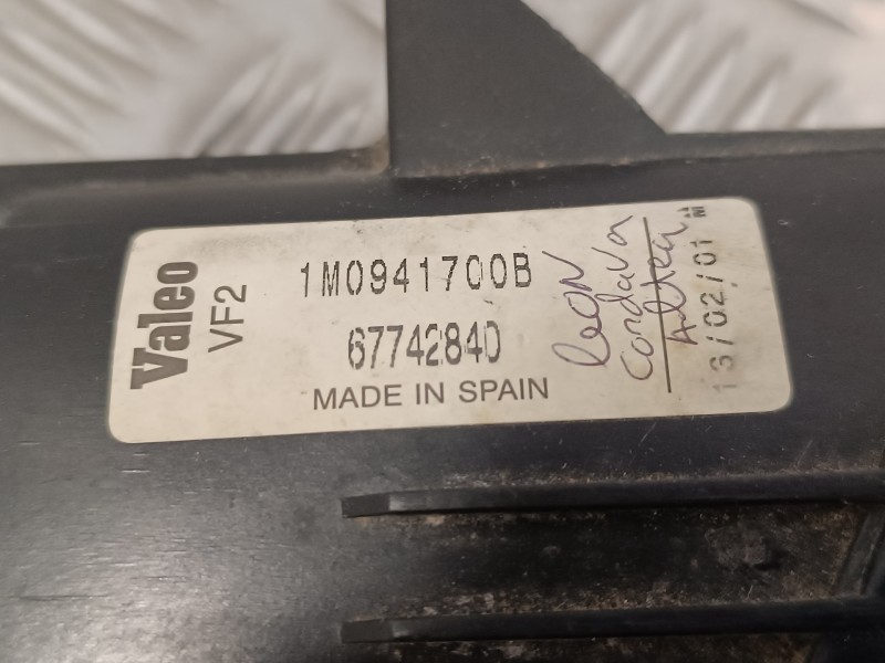 Recambio de faro antiniebla derecho para seat leon (1m1) 1.6 16v referencia OEM IAM 1M0941700B  67742840