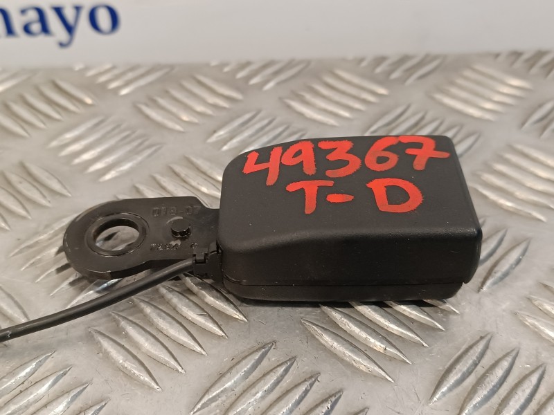 Recambio de enganche cinturon trasero derecho para peugeot 207 cc 1.6 16v referencia OEM IAM 7284C  