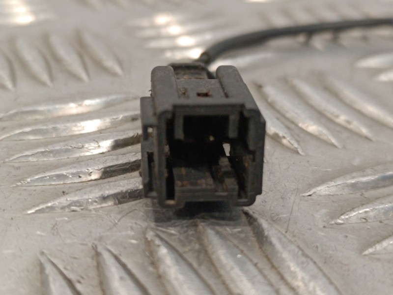 Recambio de enganche cinturon trasero derecho para peugeot 207 cc 1.6 16v referencia OEM IAM 7284C  