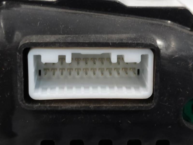 Recambio de cuadro instrumentos para hyundai i30 1.6 crdi cat referencia OEM IAM 940332R200  11001765601U