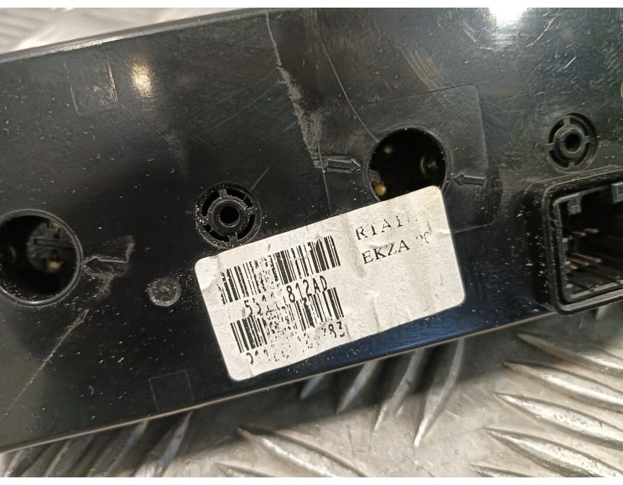 Recambio de mando calefaccion / aire acondicionado para chrysler grand voyager 2.8 crd cat referencia OEM IAM 55111812AD  