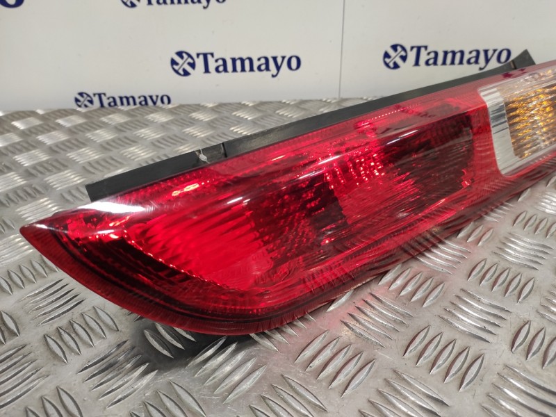 Recambio de piloto trasero derecho para ford focus berlina (cap) 2.0 tdci cat referencia OEM IAM 4M5113404A  
