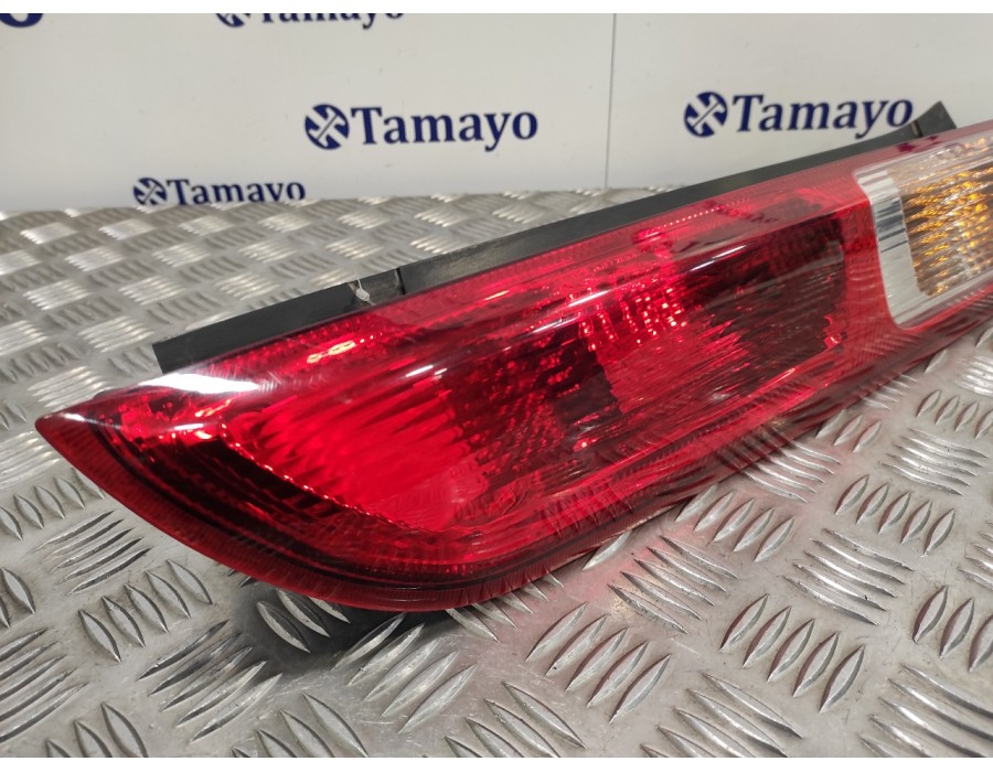Recambio de piloto trasero derecho para ford focus berlina (cap) 2.0 tdci cat referencia OEM IAM 4M5113404A  
