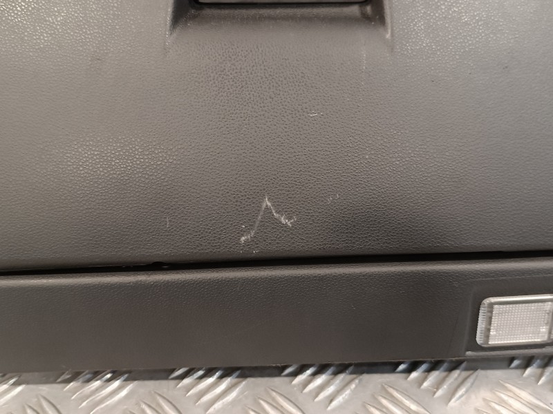 Recambio de guantera para volvo s40 berlina 1.6 diesel cat referencia OEM IAM 9123248  39808618