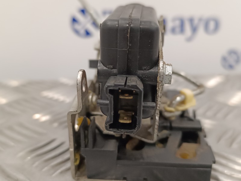 Recambio de cerradura puerta trasera izquierda para dacia sandero 1.4 cat referencia OEM IAM 8200735248  