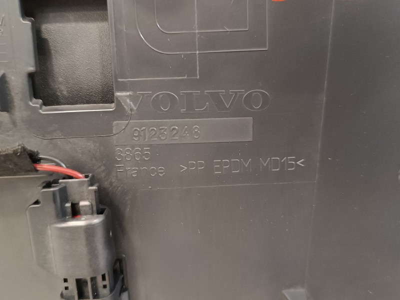 Recambio de guantera para volvo s40 berlina 1.6 diesel cat referencia OEM IAM 9123248  39808618