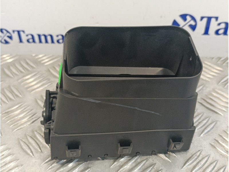 Recambio de rejilla aireadora para chrysler grand voyager 2.8 crd cat referencia OEM IAM 05028820AA  