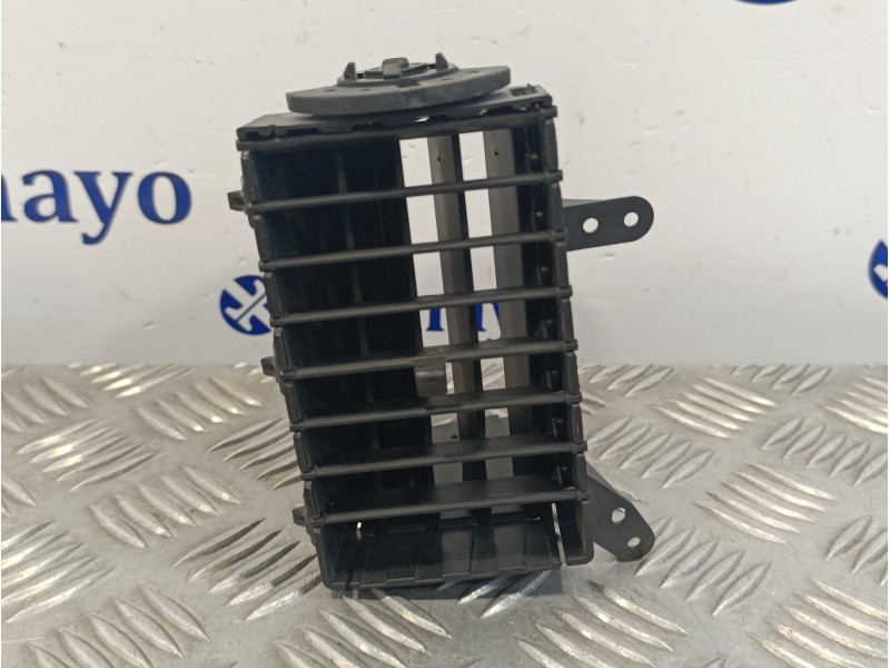 Recambio de rejilla aireadora para chrysler grand voyager 2.8 crd cat referencia OEM IAM 05028821AA  