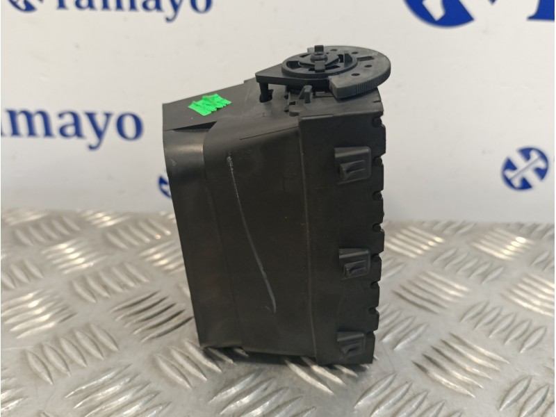 Recambio de rejilla aireadora para chrysler grand voyager 2.8 crd cat referencia OEM IAM 05028821AA  