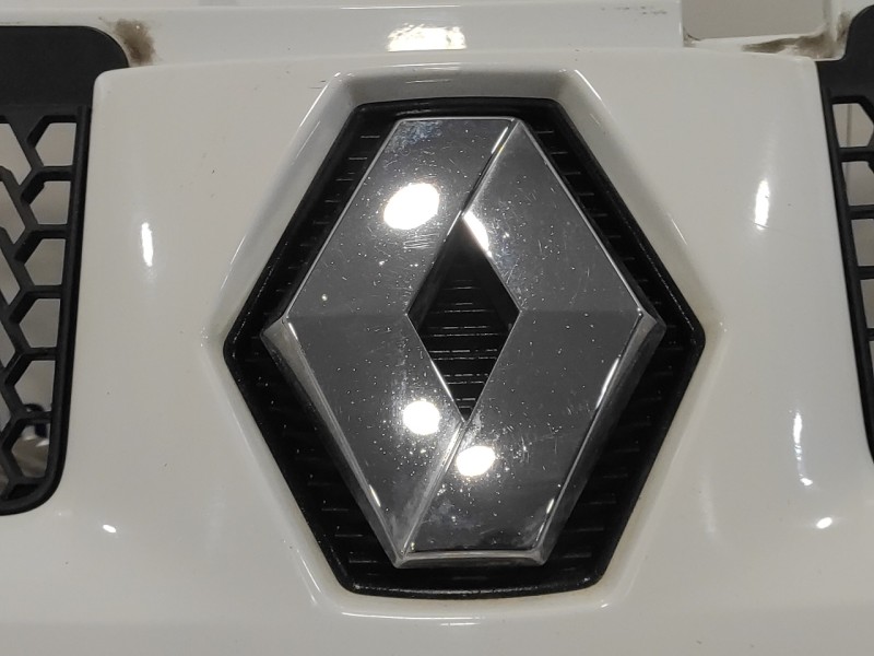 Recambio de rejilla delantera para renault master ii phase 2 combi 2.5 diesel referencia OEM IAM   
