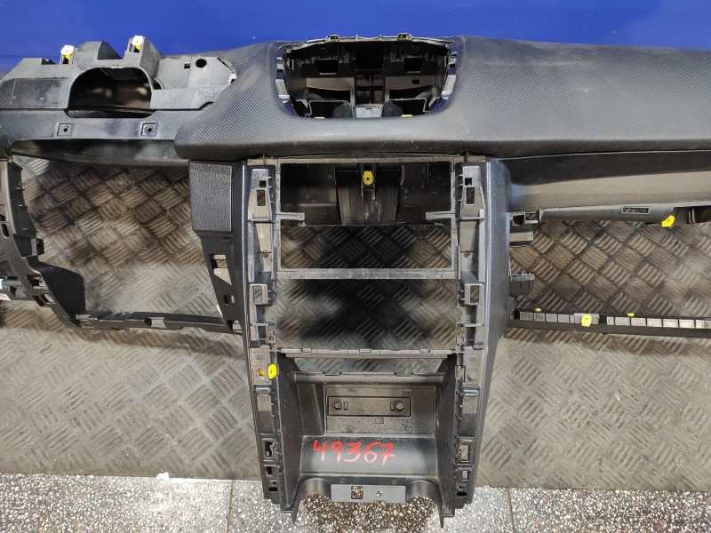 Recambio de salpicadero para peugeot 207 cc 1.6 16v referencia OEM IAM 9650086677  