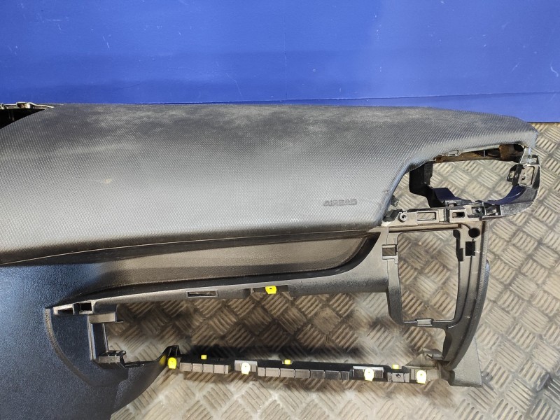 Recambio de salpicadero para peugeot 207 cc 1.6 16v referencia OEM IAM 9650086677  