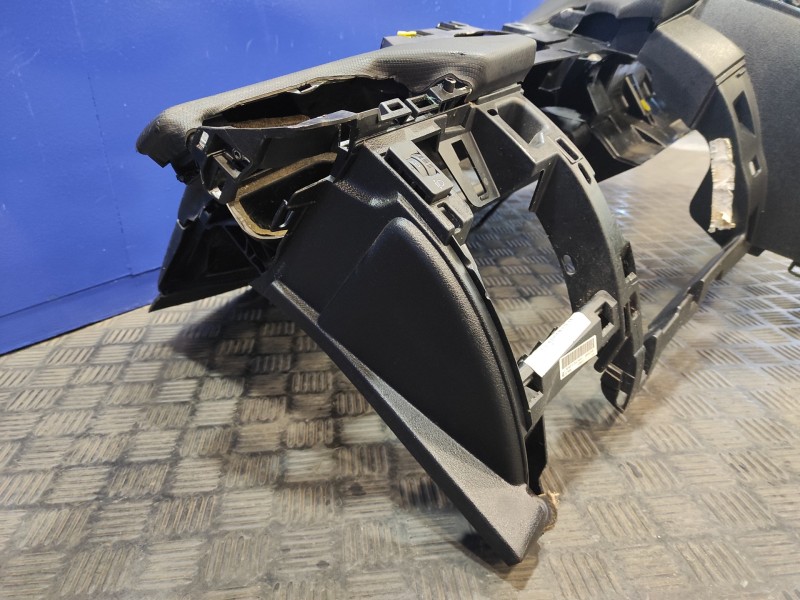 Recambio de salpicadero para peugeot 207 cc 1.6 16v referencia OEM IAM 9650086677  