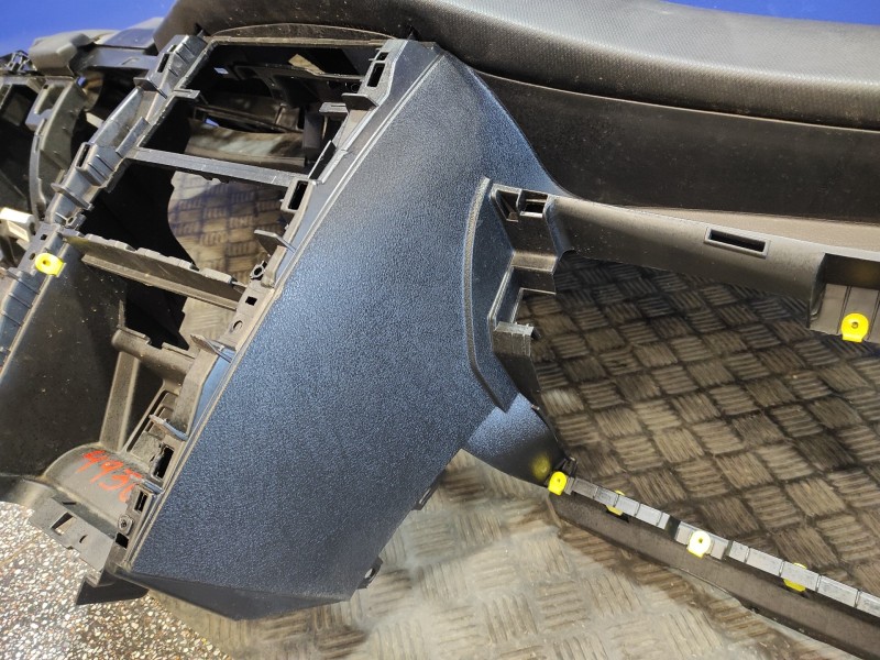 Recambio de salpicadero para peugeot 207 cc 1.6 16v referencia OEM IAM 9650086677  