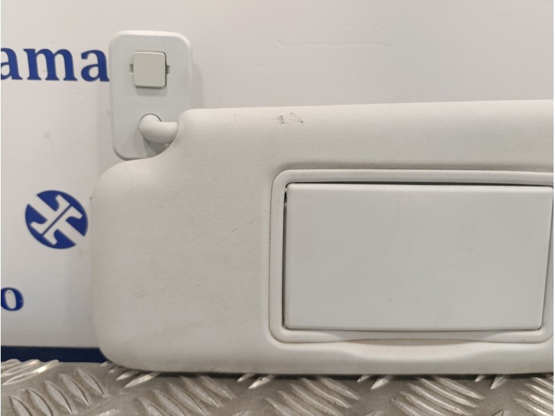 Recambio de parasol izquierdo para peugeot 208 1.2 12v e-vti referencia OEM IAM   