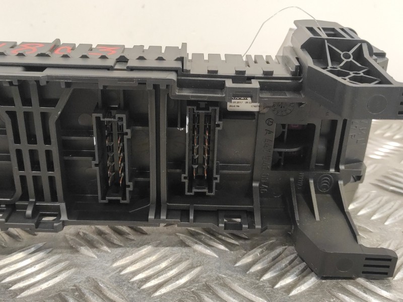 Recambio de caja reles / fusibles para mercedes-benz vito tourer (447) 2.1 cdi cat referencia OEM IAM A4479060117  