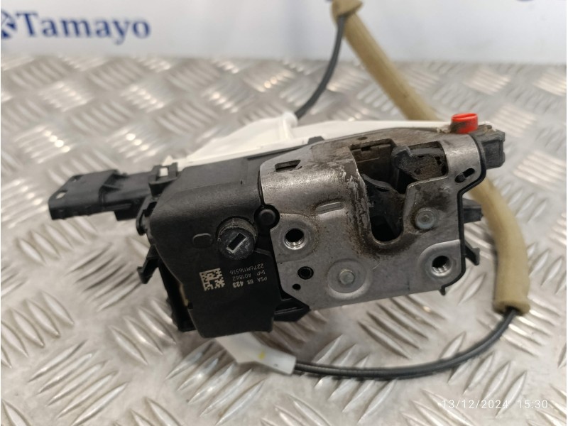 Recambio de cerradura puerta corredera derecha para peugeot partner teppe referencia OEM IAM 828423  A01862