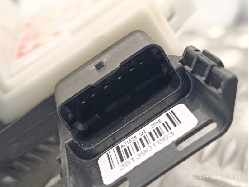 Recambio de cerradura puerta corredera derecha para peugeot partner teppe referencia OEM IAM 828423  A01862
