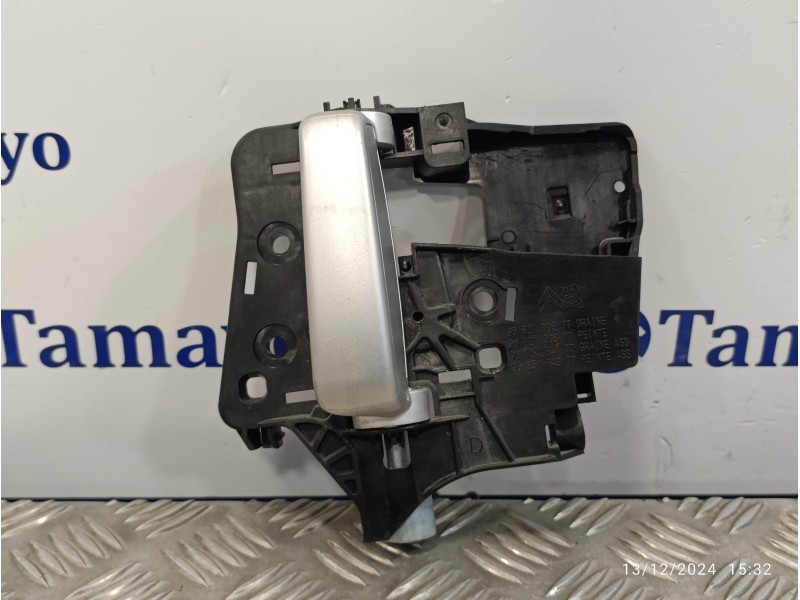 Recambio de maneta interior lateral derecha para peugeot partner teppe referencia OEM IAM 9682100677 9685484177 9682100877