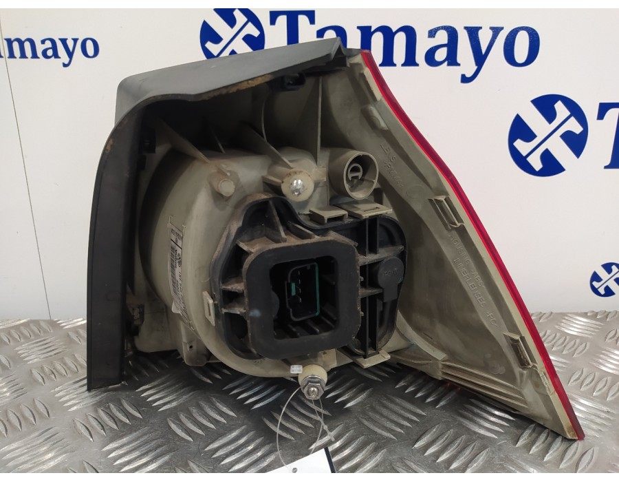 Recambio de piloto trasero izquierdo para volkswagen golf v berlina (1k1) 1.9 tdi referencia OEM IAM 1K6945095AC  89031704