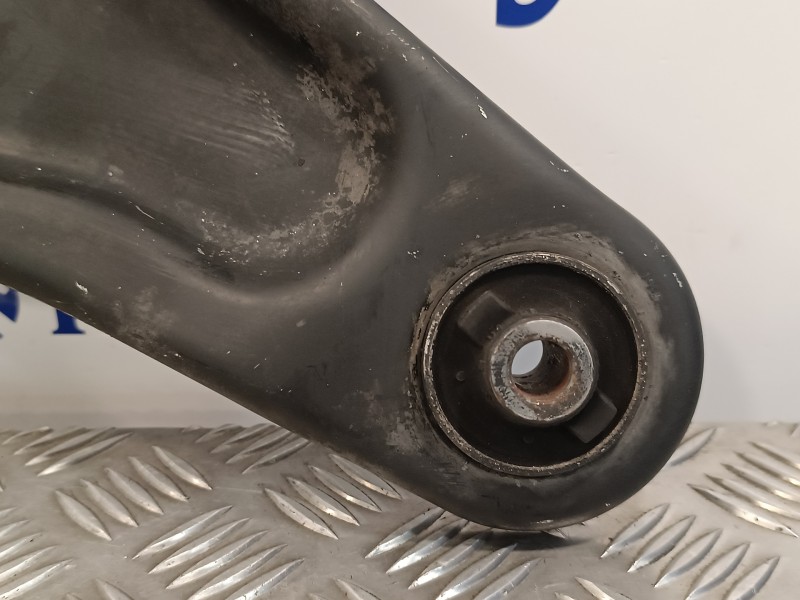 Recambio de brazo suspension inferior delantero izquierdo para peugeot 207 cc 1.6 16v referencia OEM IAM   