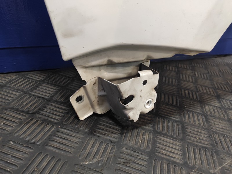 Recambio de aleta delantera izquierda para renault kangoo (f/kc0) referencia OEM IAM   