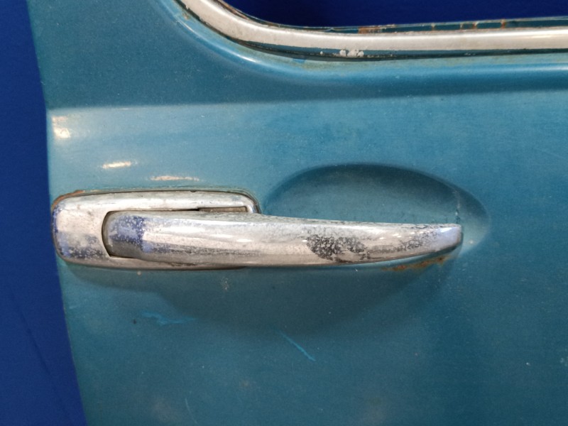 Recambio de puerta delantera derecha para seat 600 referencia OEM IAM   