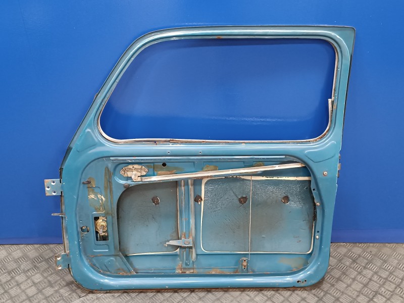 Recambio de puerta delantera derecha para seat 600 referencia OEM IAM   