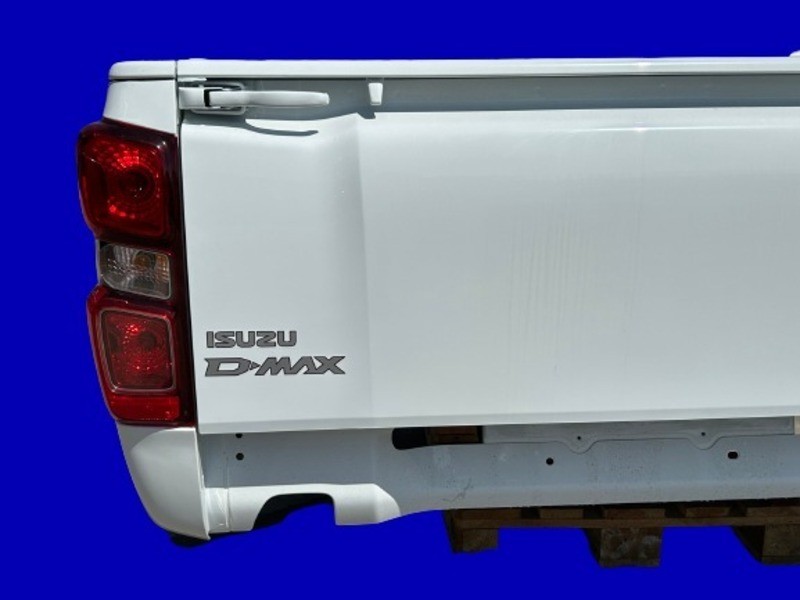 Recambio de caja trasera para isuzu d-max 1.9 turbodiesel referencia OEM IAM   