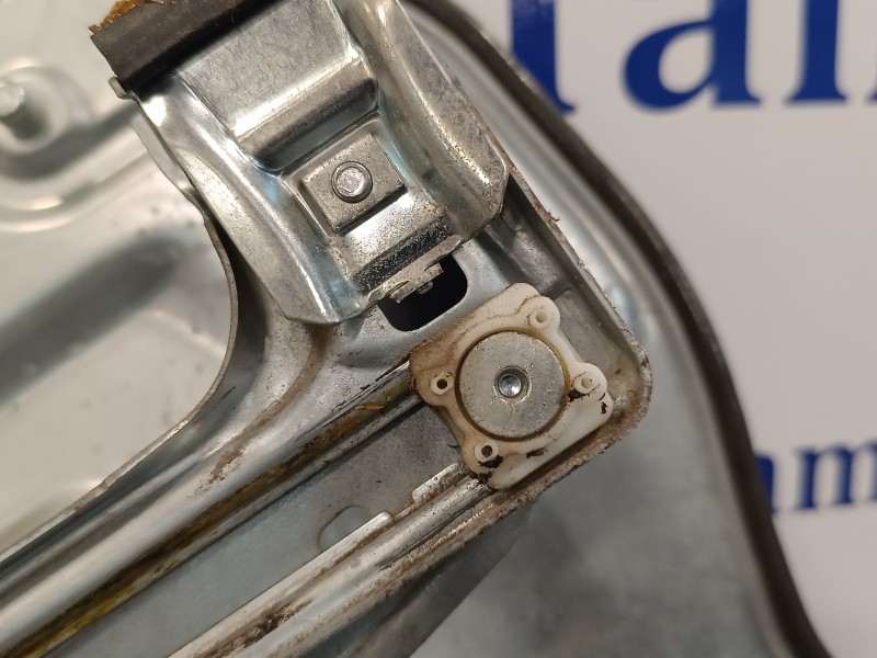 Recambio de elevalunas trasero derecho para volvo s40 berlina 1.6 diesel cat referencia OEM IAM 31264190AA  