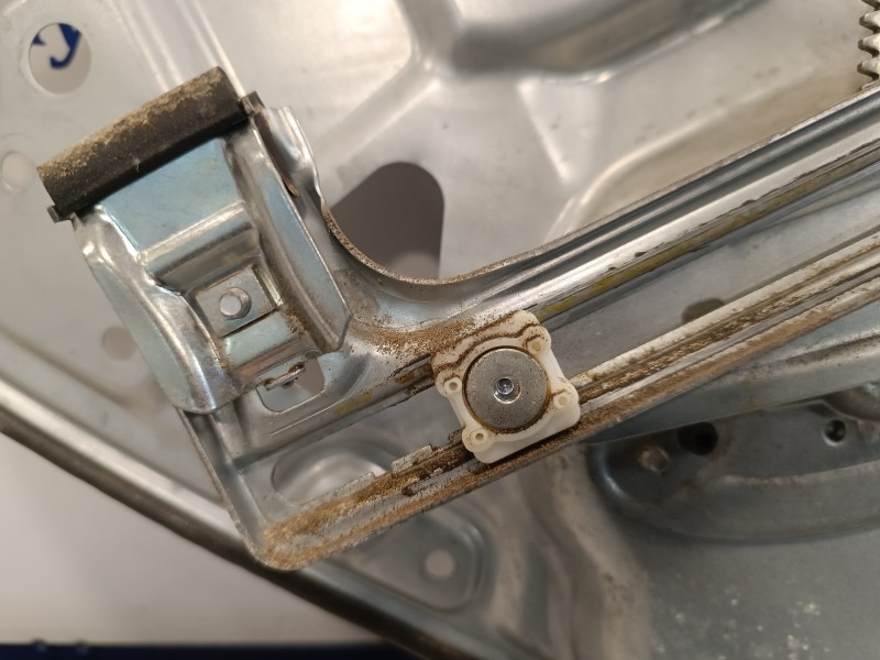 Recambio de elevalunas trasero derecho para volvo s40 berlina 1.6 diesel cat referencia OEM IAM 31264190AA  
