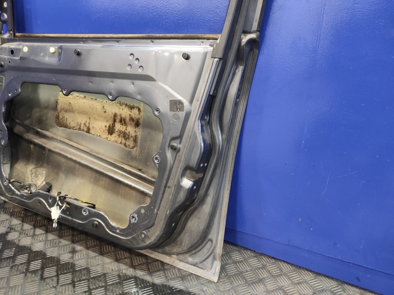 Recambio de puerta delantera derecha para ford focus c-max (cap) 1.6 tdci cat referencia OEM IAM   