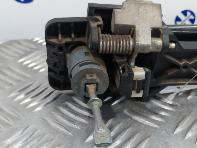 Recambio de maneta exterior delantera izquierda para kia cee´d 1.6 crdi cat referencia OEM IAM   