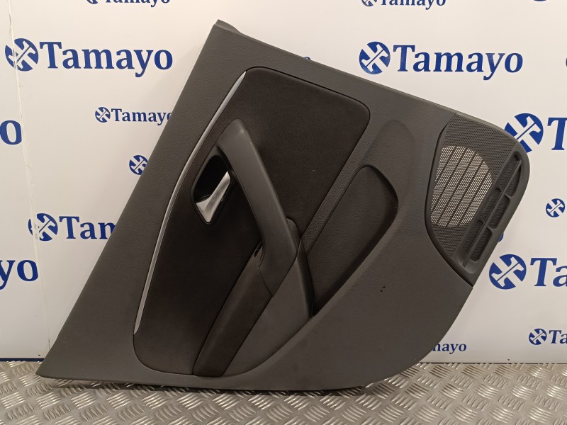 Recambio de guarnecido puerta trasera izquierda para volkswagen polo (6r1) 1.4 tdi referencia OEM IAM 6C6867011 6R6867211 6C6867