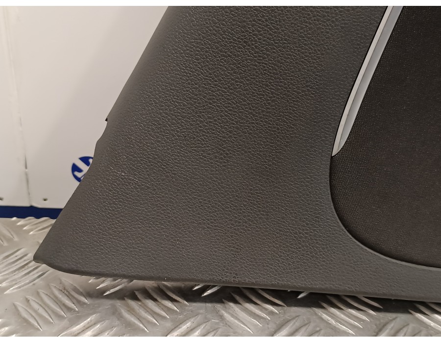 Recambio de guarnecido puerta trasera izquierda para volkswagen polo (6r1) 1.4 tdi referencia OEM IAM 6C6867011 6R6867211 6C6867