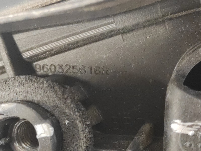 Recambio de moldura para renault clio iv 1.5 dci diesel fap referencia OEM IAM 960325616R  