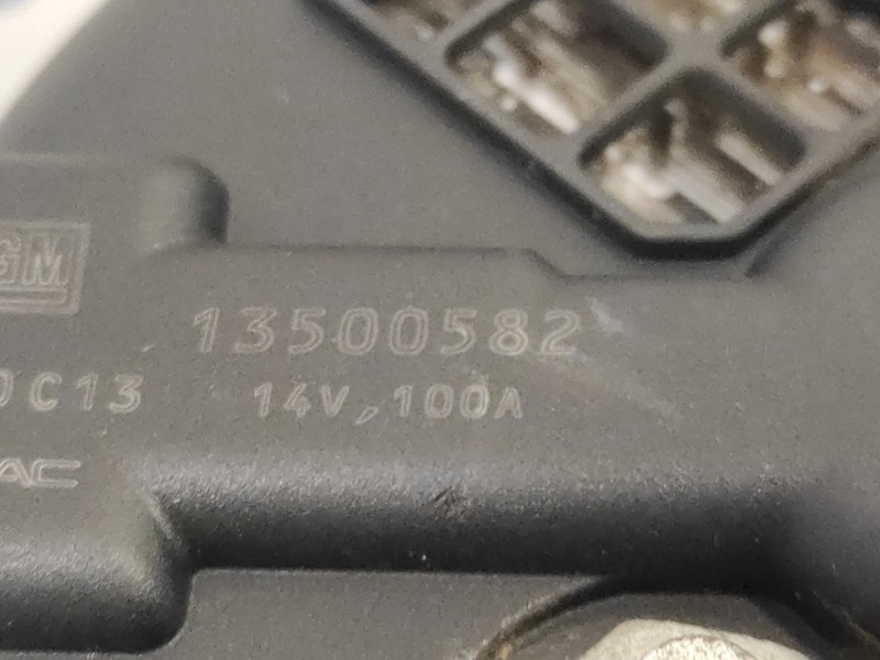 Recambio de alternador para opel astra j lim. enjoy referencia OEM IAM 13500582  