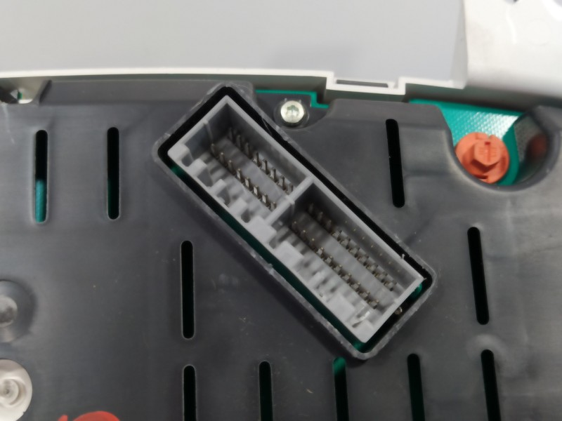 Recambio de cuadro instrumentos para kia cee´d 1.6 crdi cat referencia OEM IAM 940031H130  