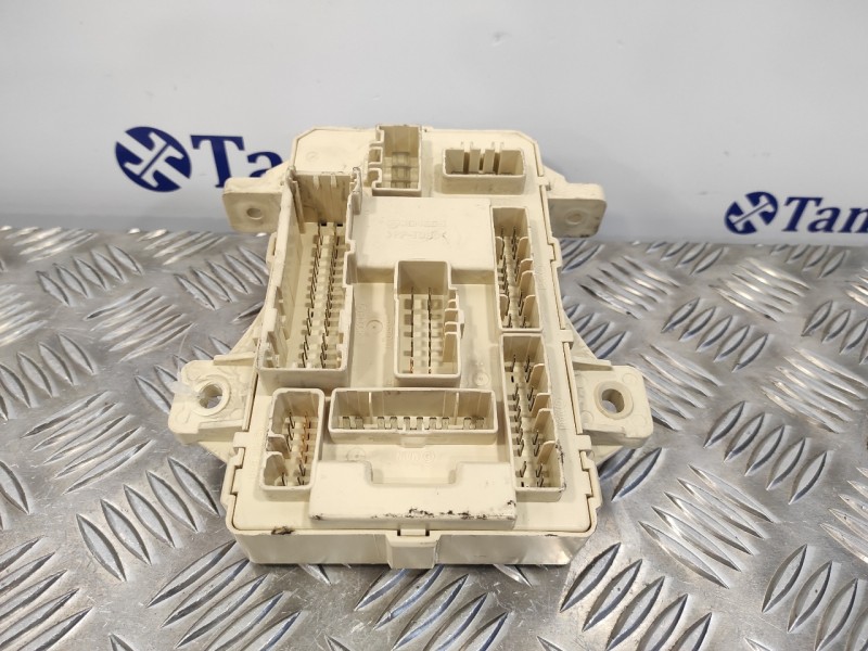 Recambio de caja reles / fusibles para kia cee´d 1.6 crdi cat referencia OEM IAM 919501H51010 919502H500 919501H5101007104010