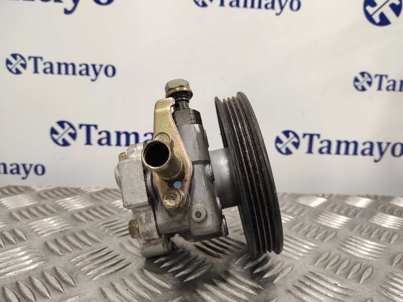 Recambio de bomba servodireccion para mitsubishi l 200 (k60t) 2.5 diesel referencia OEM IAM MR374897  5X13B580