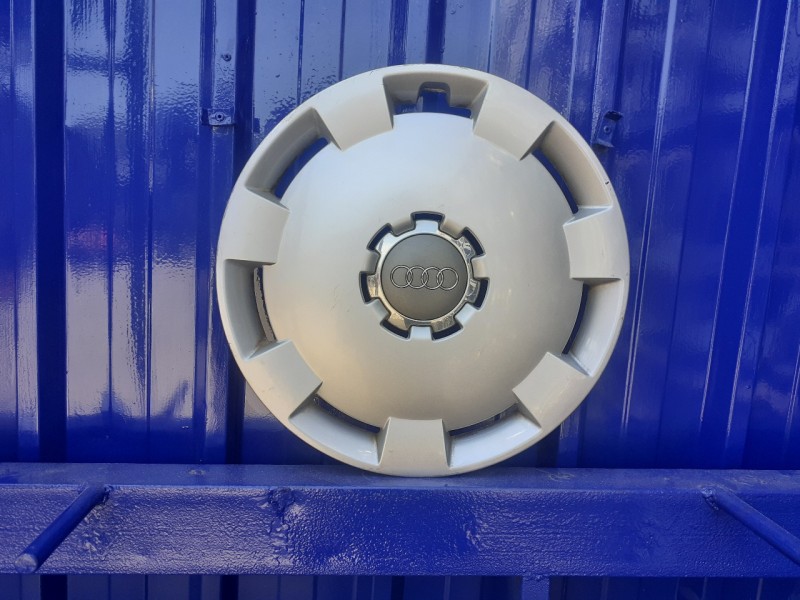 Recambio de tapacubos para audi a3 (8p) 1.2 16v tfsi referencia OEM IAM 8P0601147A  