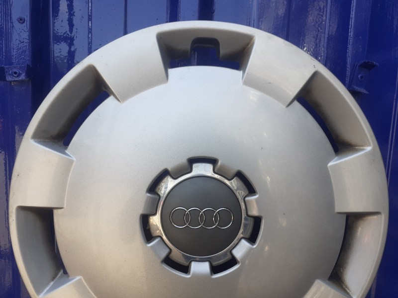 Recambio de tapacubos para audi a3 (8p) 1.4 16v tfsi referencia OEM IAM 8P0601147A  