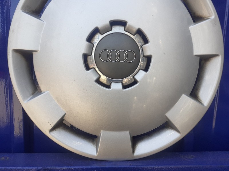 Recambio de tapacubos para audi a3 (8p) 1.4 16v tfsi referencia OEM IAM 8P0601147A  
