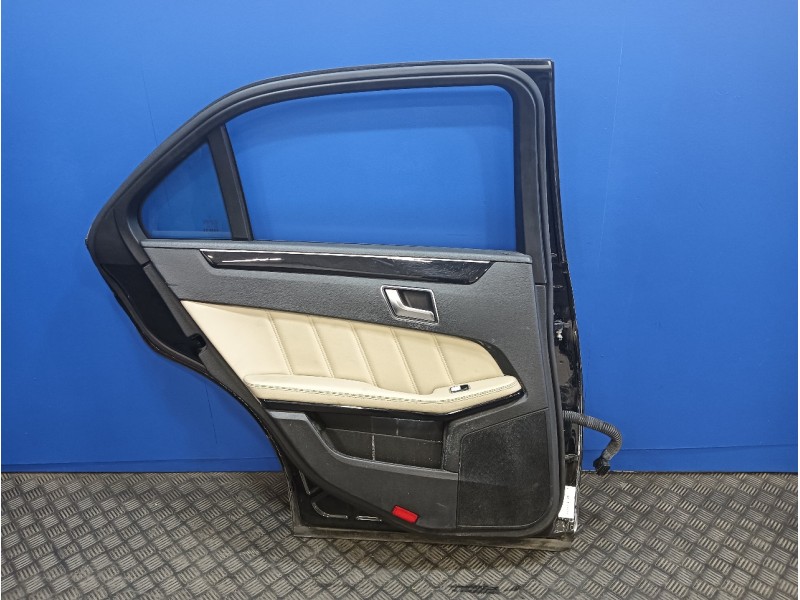 Recambio de puerta trasera izquierda para mercedes-benz clase e (w212) lim. 3.0 cdi cat referencia OEM IAM   