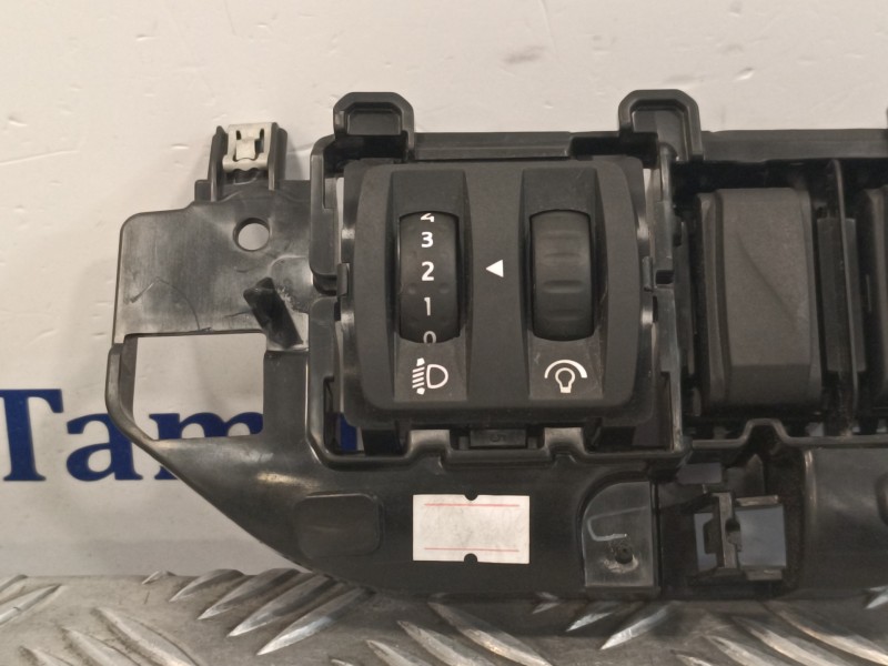 Recambio de mando luces para renault clio iv 0.9 referencia OEM IAM 1136154X  