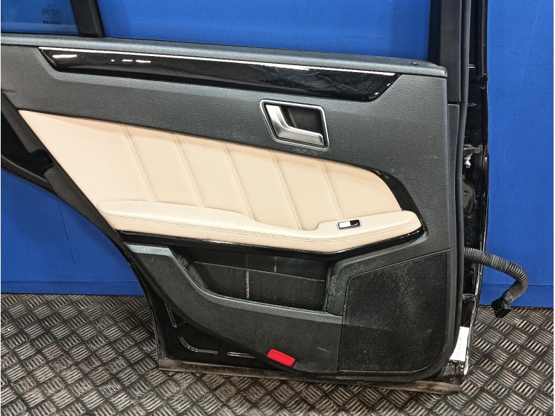 Recambio de puerta trasera izquierda para mercedes-benz clase e (w212) lim. 3.0 cdi cat referencia OEM IAM   