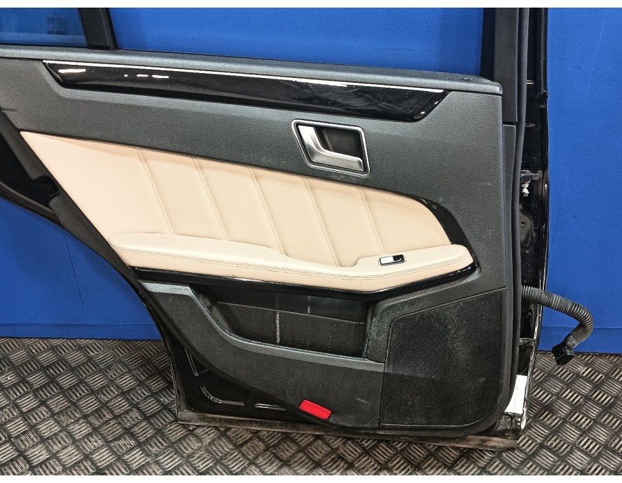 Recambio de puerta trasera izquierda para mercedes-benz clase e (w212) lim. 3.0 cdi cat referencia OEM IAM   